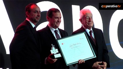   Presidente de Archi Luis Pardo recibió el premio ANDA 2016 