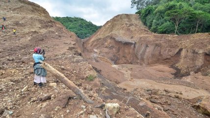   Más de 40 muertos al reventar una represa en Kenia 