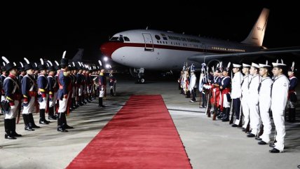  Papelón en Argentina por falta de escalera para reyes de España  