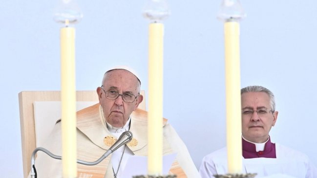   El papa critica las 