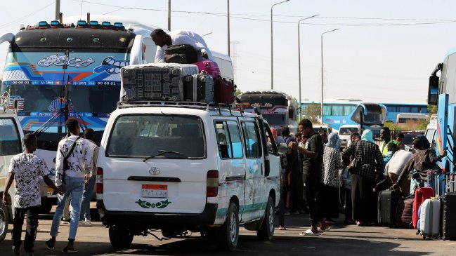   La capital sudanesa vive el día más violento desde hace una semana pese a la tregua 