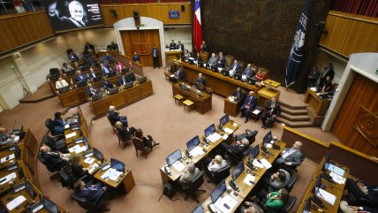  Senado homenajeó a expresidente Piñera junto a sus familiares  