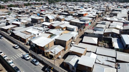  Dos restoranes clandestinos son demolidos en toma 