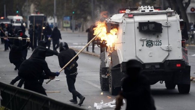  Vandalismo en marcha por el Día del Trabajador deja 17 detenidos  