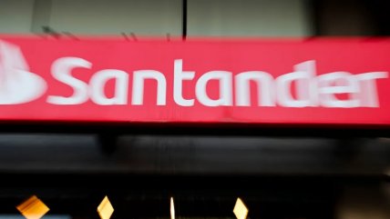   Sernac y la CMF ofician a Banco Santander por hackeo 