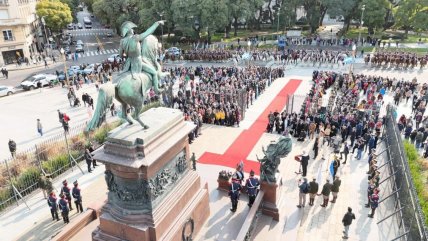   Argentina rinde honores a José de San Martín a 174 años de su muerte 