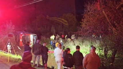  Bus volcó en la Ruta 5 Sur a la altura de Ñiquén: Hay una veintena de lesionados  