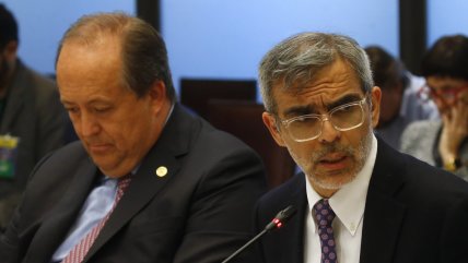  Piden renuncia de Valencia por cita con Hermosilla y Chadwick: Gobierno se desmarca  