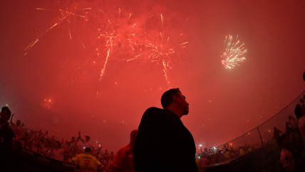   [VIDEO] ¡Un infierno! La espectacular bienvenida de la hinchada a River en la semifinal con Atlético Mineiro 