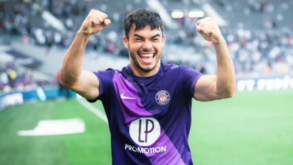   Toulouse respiró en la Ligue 1 con una asistencia de Suazo contra Reims 