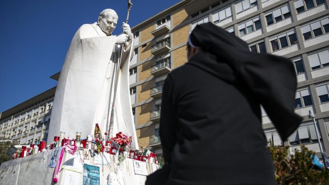 Papa Francisco comenzó con la fisioterapia motora sin presentar nuevas crisis respiratorias